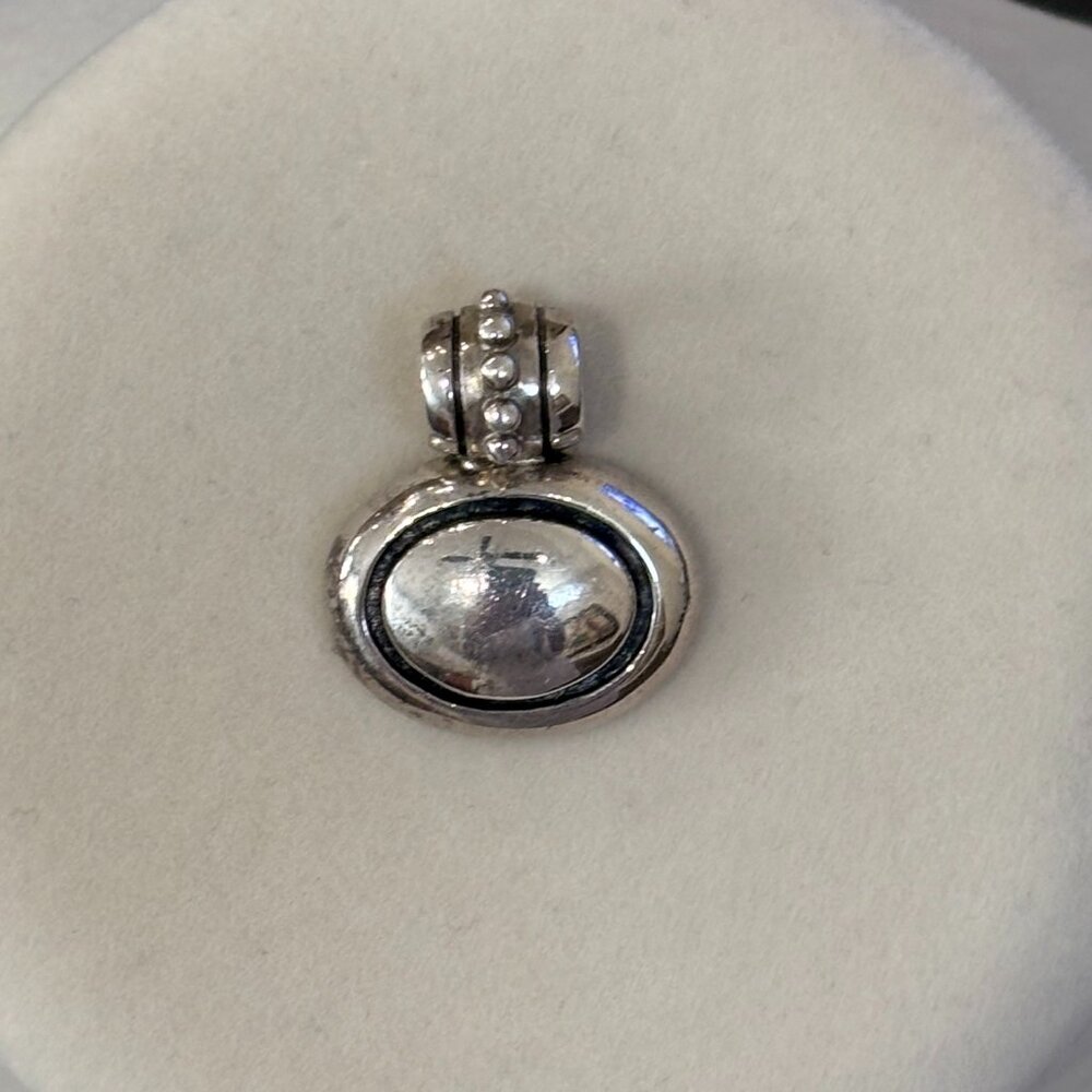 SU Vintage Sterling Silver Bali Style Oval Pendant